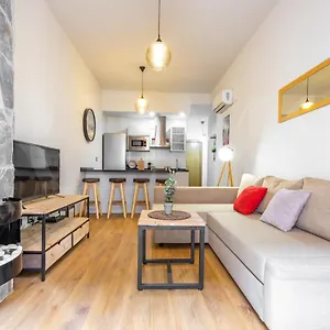 Cozy Flat With Common Pool & Parking - Center By Rems Málaga
